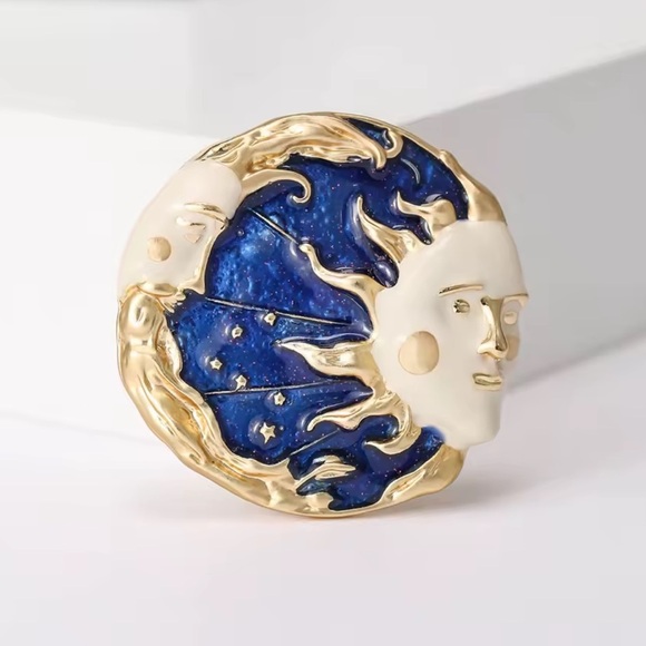 La Petite Soleil Sun Moon Brooch - Picture 7 of 12